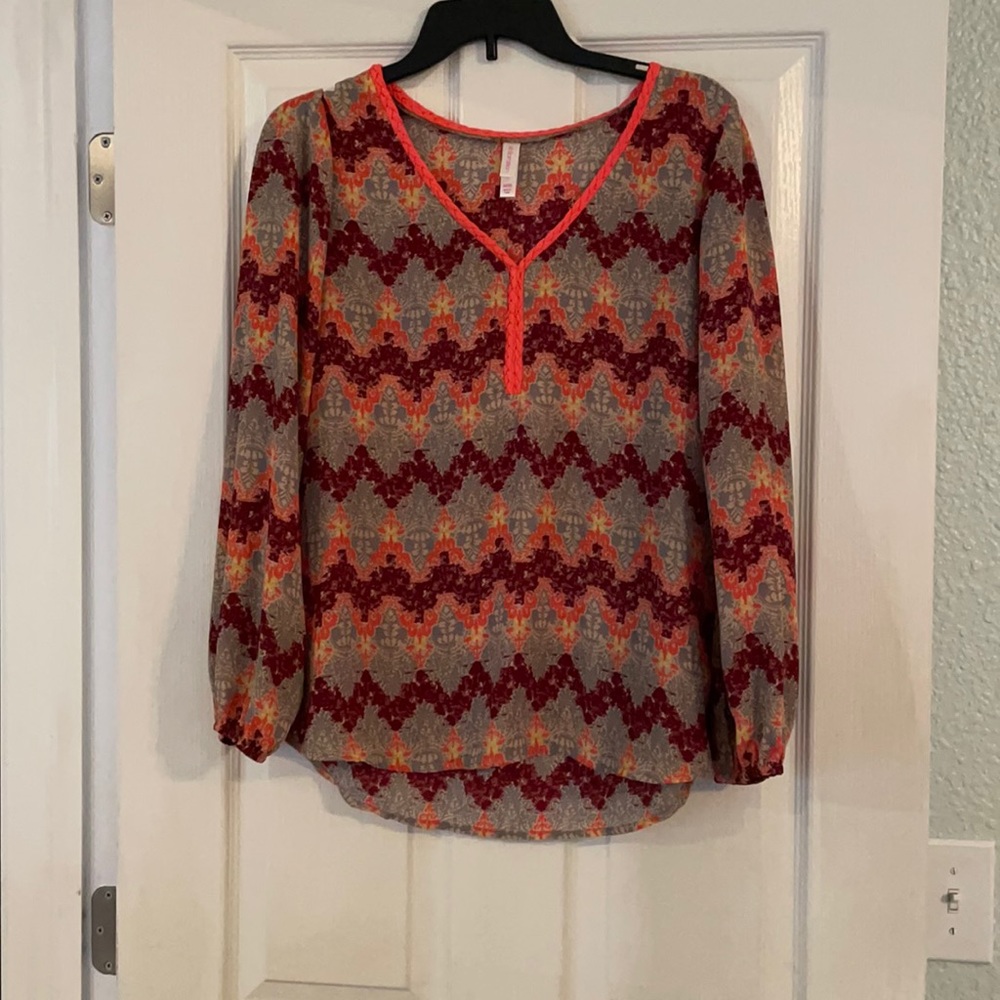 Women’s long sleeve blouse size M